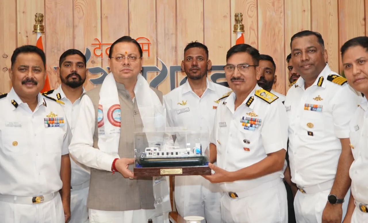 माउंट मुकुट ईस्ट फतह कर लौटा भारतीय तटरक्षक बल का दल, सीएम धामी ने किया सम्मानित